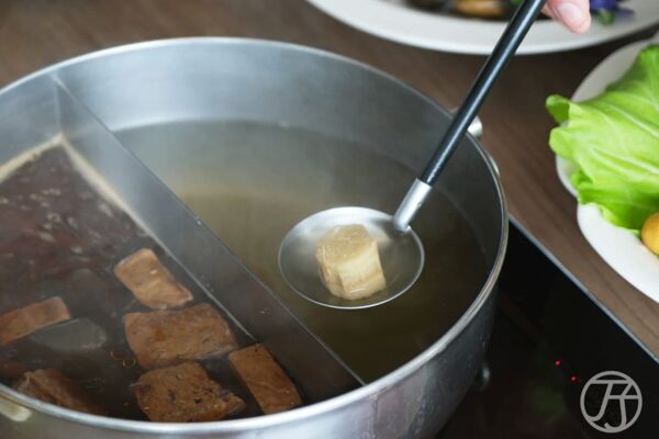 ▲▼Smile One 精緻涮涮鍋。（圖／部落客JJ.Hsu授權提供）