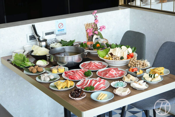 ▲▼Smile One 精緻涮涮鍋。（圖／部落客JJ.Hsu授權提供）