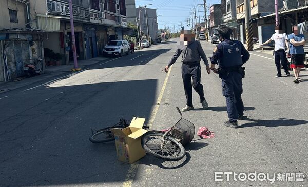 ▲▼  【8旬婦人路倒驚險一瞬 布袋暖警即刻守護送醫】  。（圖／布袋分局提供）