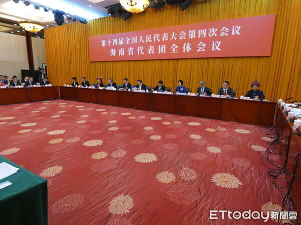 ▲▼大陸全國人大會議海南代表團今（7）日向媒體開放，海南省委書記馮飛、海南省長劉小明、海南省財政廳廳長蔡強出席。（圖／記者陳冠宇攝）