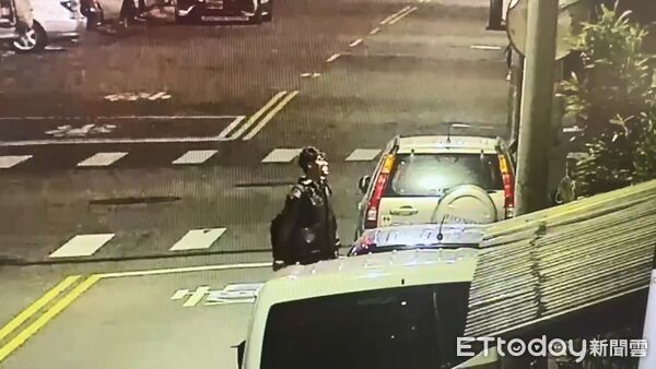 ▲▼台中醉男沿路推倒36輛機車，被逮時強辯不記得了。（圖／民眾提供，下同）