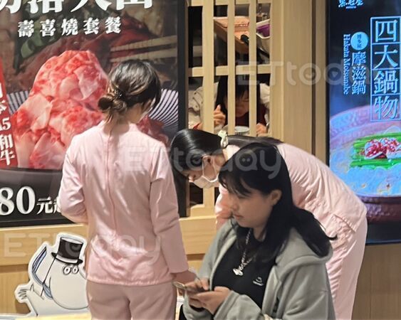 ▲▼新光三越插曲。（圖／記者許權毅攝）