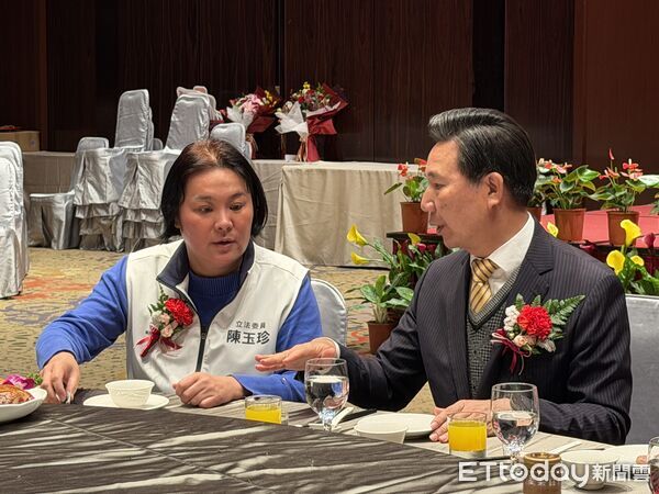 ▲▼金門婦女節表揚模範婆媳，陳玉珍談從政24年像「媳婦熬成婆」盼鄉親支持。（圖／記者鄭逢時攝）