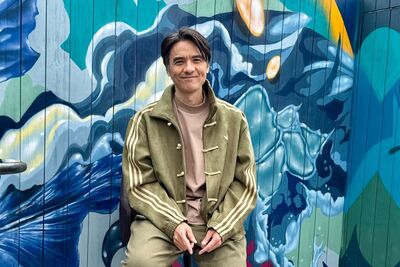 闊別樂壇多年！馮德倫為「親生骨肉」獻聲推新歌　一秒夢回30年前玩團時光