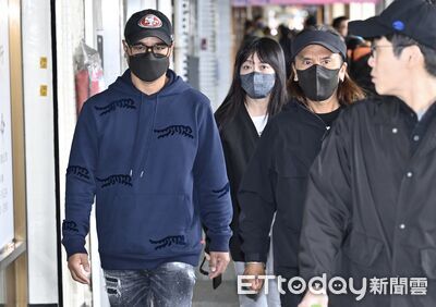 直擊／袁惟仁靈堂開放第2天！  「超大咖天團」低調現身引騷動