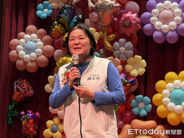 ▲▼金門婦女節表揚模範婆媳，陳玉珍談從政24年像「媳婦熬成婆」盼鄉親支持。（圖／記者鄭逢時攝）