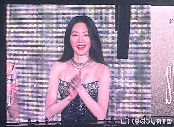 ▲▼▲▼直擊／舒華回台灣主場！i-dle齊喊：我是誰～　大巨蛋粉絲反應超狂。（圖／讀者提供）