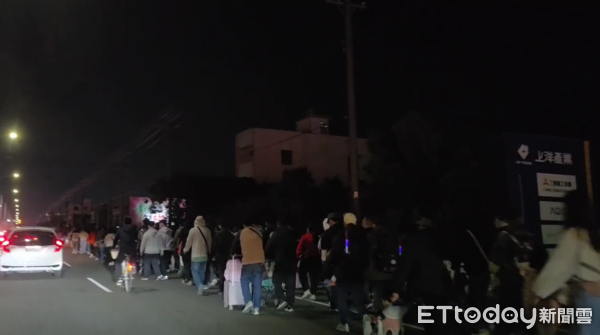 ▲▼台灣燈會散場人龍如貪食蛇　168縣道塞爆近8公里。（圖／記者翁伊森翻攝）