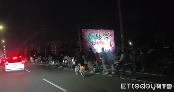 ▲▼台灣燈會散場人龍如貪食蛇　168縣道塞爆近8公里。（圖／記者翁伊森翻攝）