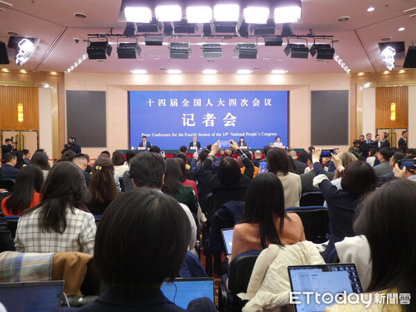 ▲▼2026兩會，大陸外長王毅出席外長記者會。（圖／記者陳冠宇攝）