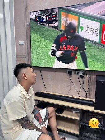 ▲▼鳳梨,吳泓逸,。（圖／翻攝自Facebook／鳳梨吳泓逸）