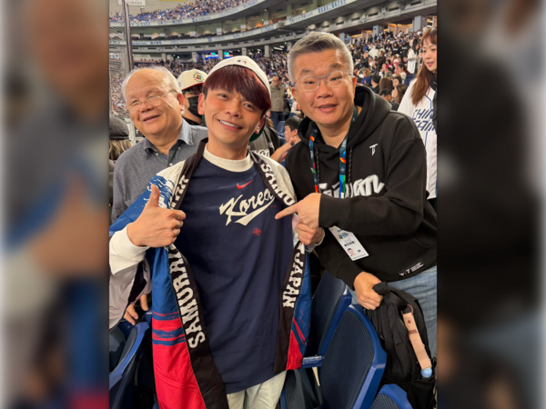 ▲▼             。（圖／翻攝蔡阿嘎FB）