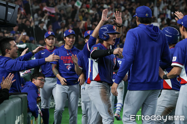 ▲中華隊陳傑憲於突破僵局賽制上場跑壘得分。（圖／記者林敬旻攝）