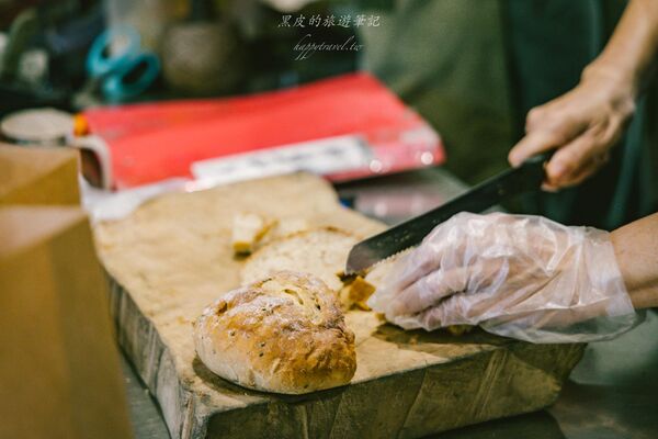 ▲▼龍潭最隱密樹屋窯烤麵包「郭爸龍潭樹屋」，一周只營業三天。（圖／部落客黑皮提供）