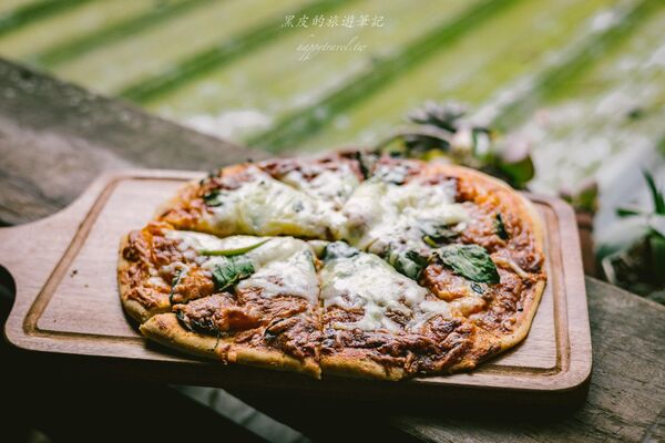 ▲▼龍潭最隱密樹屋窯烤麵包「郭爸龍潭樹屋」，一周只營業三天。（圖／部落客黑皮提供）