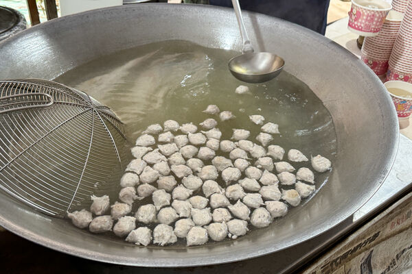 ▲▼台中北屯「大坑九號步道魚丸伯」，魚丸湯一碗10元，免費加湯超佛心。（圖／部落客飛天璇提供）