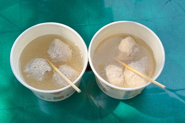 ▲▼台中北屯「大坑九號步道魚丸伯」，魚丸湯一碗10元，免費加湯超佛心。（圖／部落客飛天璇提供）