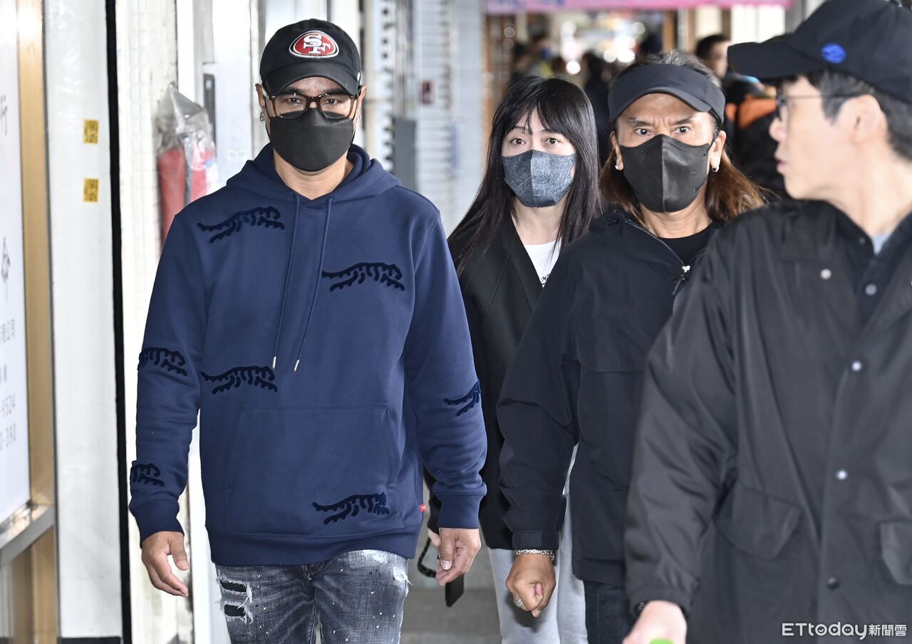 直擊/袁惟仁靈堂開放第2天! 「超大咖天團」低調現身引騷動 | ETtoday星光雲 | ETtoday新聞雲