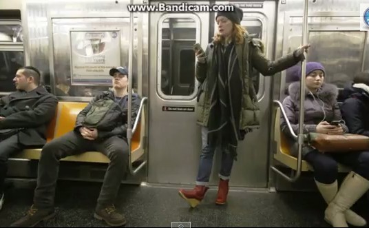 紐約,地鐵,捷運,腿開開,張腿,男人,女人