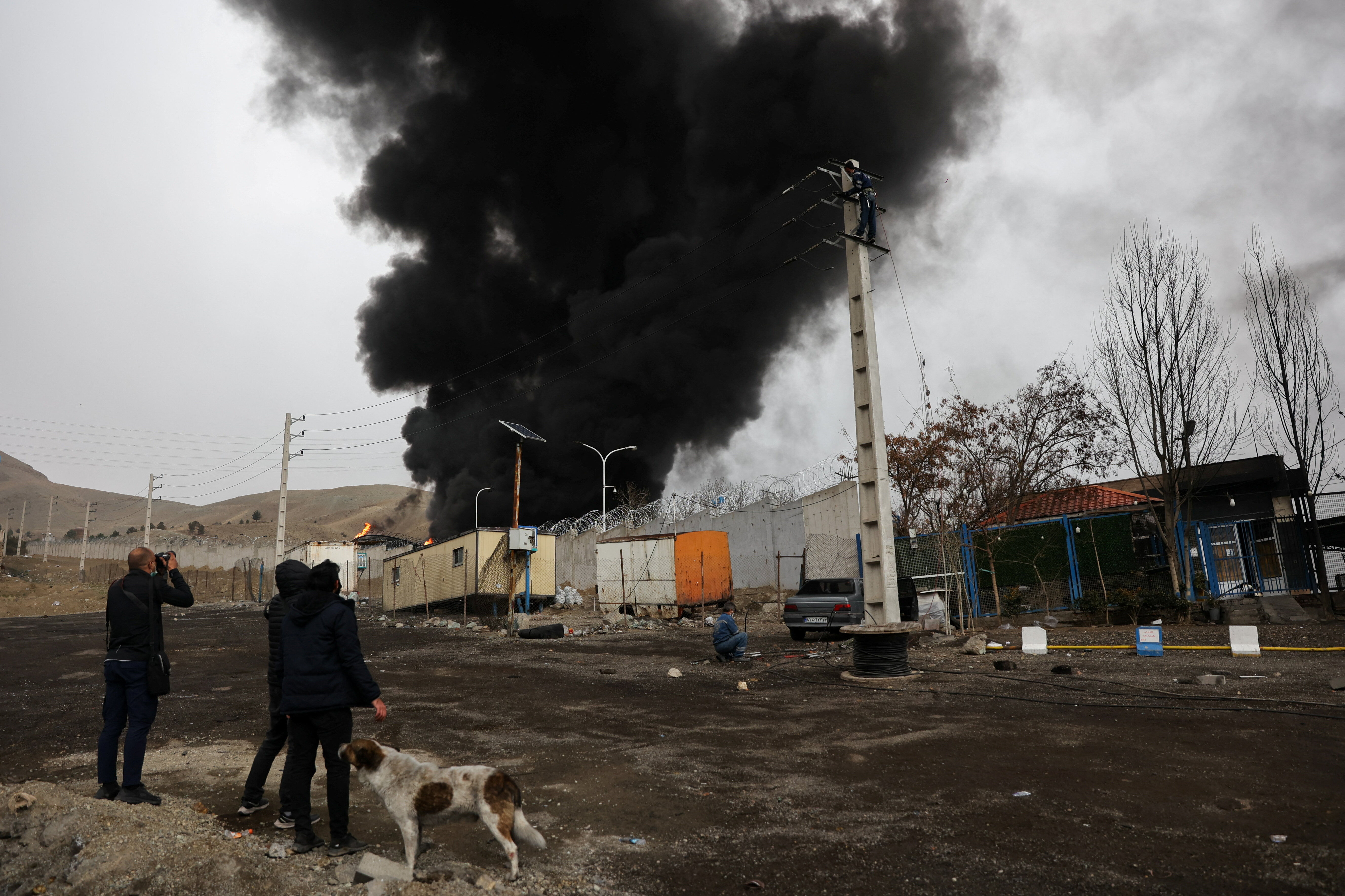 ▲▼ 以色列空襲伊朗石油設施。（圖／路透）