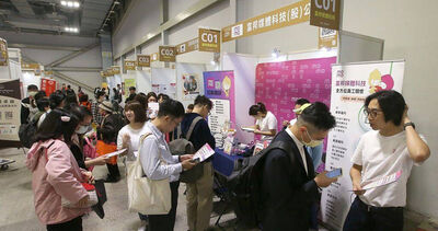 逛台大徵才博覽會！女大生嘆「只講場面話」　內行揭背後功能