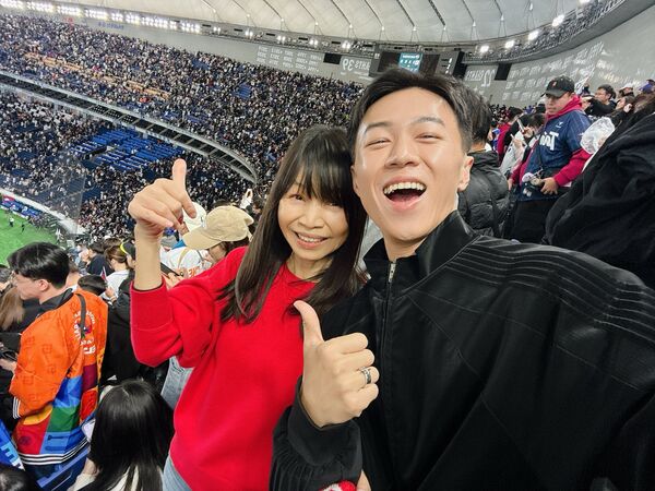 ▲游书庭到日本看WBC。（图／翻摄自Facebook／游书庭）