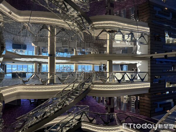 ▲▼MSC榮耀號首度以高雄港作為母港啟航前往日本沖繩，是歷年造訪高雄港最大規模的郵輪。（圖／記者許宥孺攝）