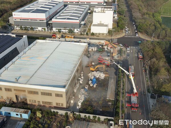 ▲▼雲林斗六一處工廠起火。（圖／記者游瓊華翻攝）