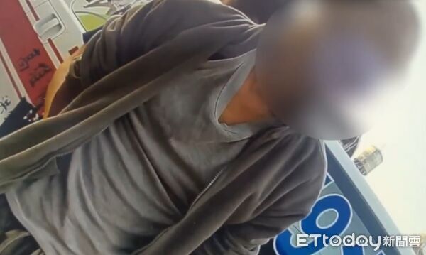 ▲攝理教家訪傳教遭伏擊！高雄男抄榔頭追打　2教友濺血疑腦漿外溢。（圖／記者許宥孺翻攝）