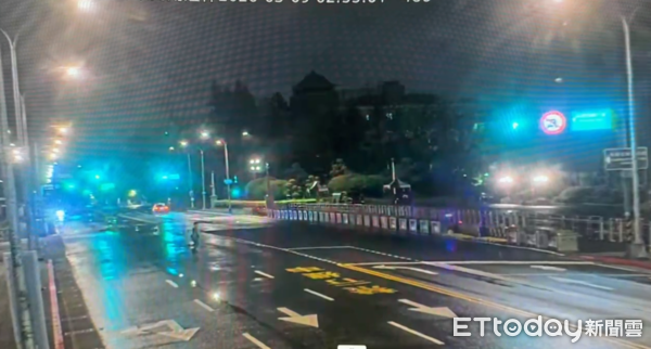 [新聞] 快訊／男凌晨持刀闖總統府！遭維安人員 - 八卦 - PTT.BEST 批踢踢爆文