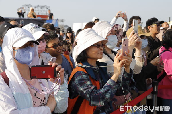 ▲▼  台灣燈會「獨嘉」亮相！法國巨型「飛天白馬」空降嘉義 點亮科技與藝術之翼  。（圖／嘉義縣政府提供）