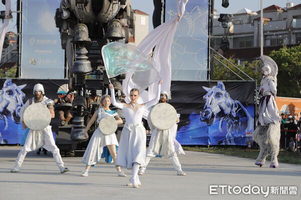 ▲▼  台灣燈會「獨嘉」亮相！法國巨型「飛天白馬」空降嘉義 點亮科技與藝術之翼  。（圖／嘉義縣政府提供）