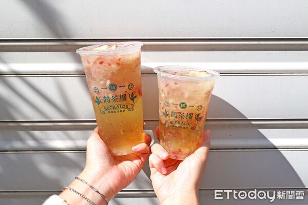 ▲▼鶴茶樓「蓮霧蘭香綠茶」連6年回歸。（圖／鶴茶樓提供）