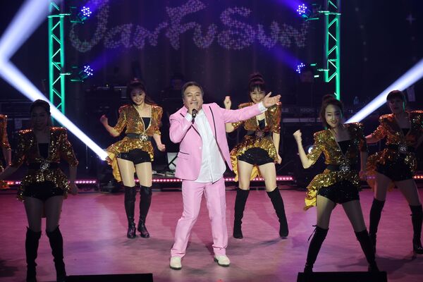 ▲▼梅東生、黃西田、王彩樺、澎澎、王中平。（圖／劍湖山世界提供）