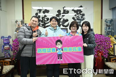 花蓮市2里長愛心點燈！捐6萬3千認養63盞路燈　照亮市民回家路