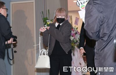 陸元琪才送別袁惟仁！　賣同款「靈堂OOTD」掀網討論