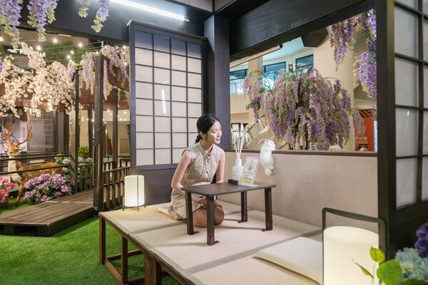 ▲MITSUI OUTLET PARK林口即日起換上浪漫花造景。（圖／MITSUI OUTLET PARK林口提供）