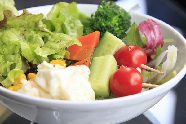 沙拉,減脂,瘦身,飲食,番茄,蔬菜。（圖／達志示意圖）