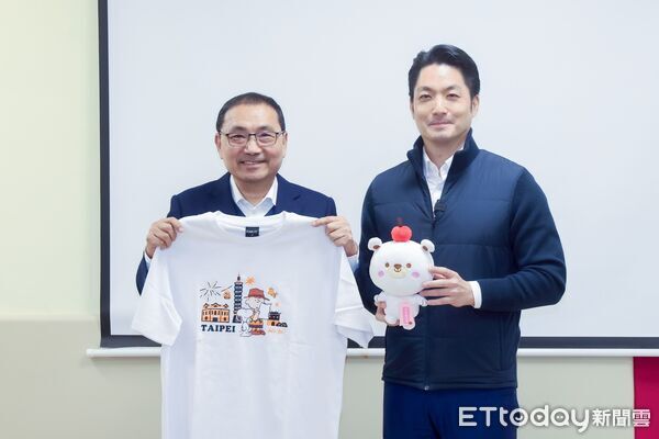 ▲北市府參訪新北公托 侯友宜：雙北攜手完善托育服務。（圖／新北市新聞局提供）