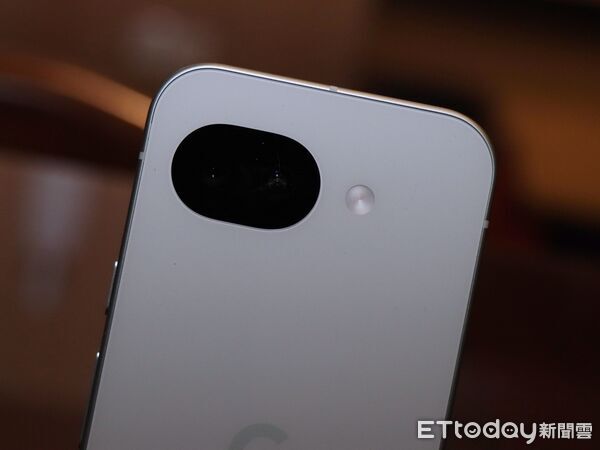 ▲▼    GOOGLE PIXEL 10A         。（圖／記者蘇晟彥攝）