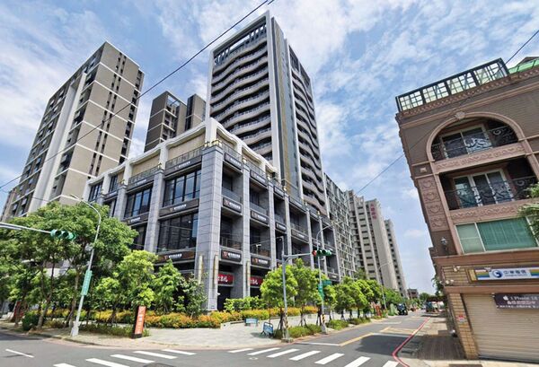 梁為超替許玲玲承租的住處位在中壢青埔二街，知情人士指出該處每月租金約5萬元。（翻攝Google Maps）