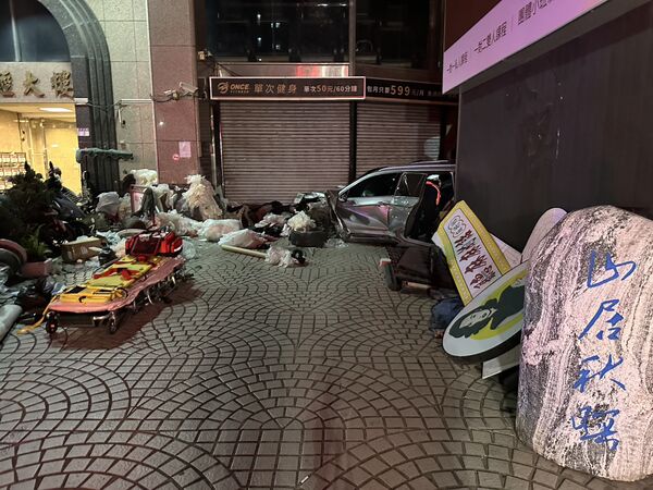 ▲員林市八條通10部機車遭酒駕男撞毀。（圖／警方提供）