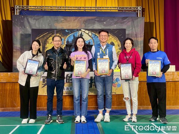 ▲幸福城市發展協會推動反毒教育舞台劇《勇者的抉擇》，透過戲劇故事讓學生學習辨識毒品誘惑。（記者林東良翻攝，下同）