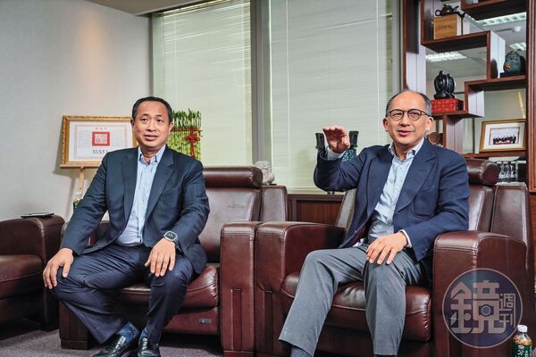 耐斯陳家為另一大股東，從上次股東會後就與旺旺蔡家經營理念不同，而有所歧義。圖為現任國票金總經理陳冠舟（右）與國票證券副董事長陳冠如兄弟。