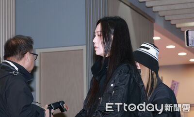 「唯一星光歌手」現身送別袁惟仁！  12年未見嘆：最後只能來告別式