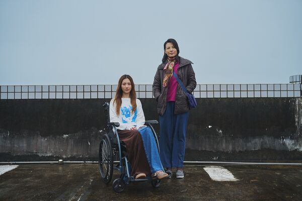 ▲▼八三夭新歌MV邀請主唱阿璞交往11年女友蔡黃汝和陳孝萱主演。（圖／索尼音樂提供）