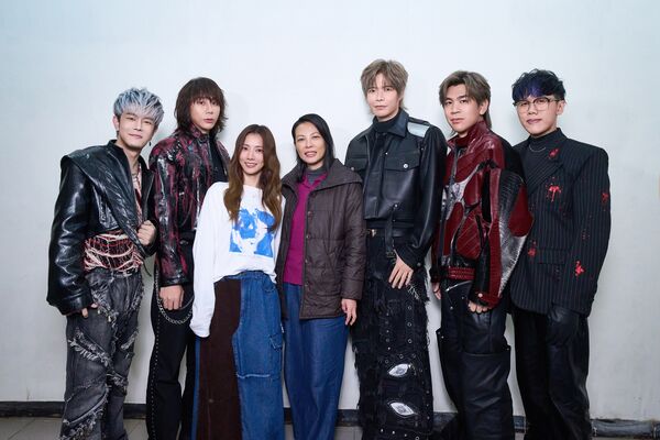 ▲▼八三夭新歌MV邀請主唱阿璞交往11年女友蔡黃汝和陳孝萱主演。（圖／索尼音樂提供）