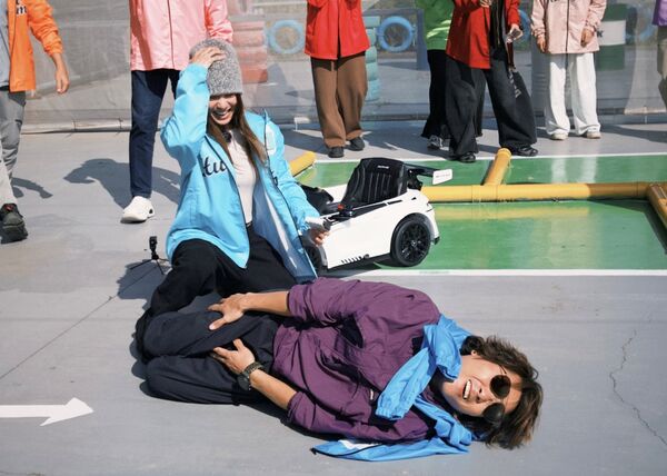 ▲蔡黃汝與王仁甫搞笑開車。（圖／中視提供）