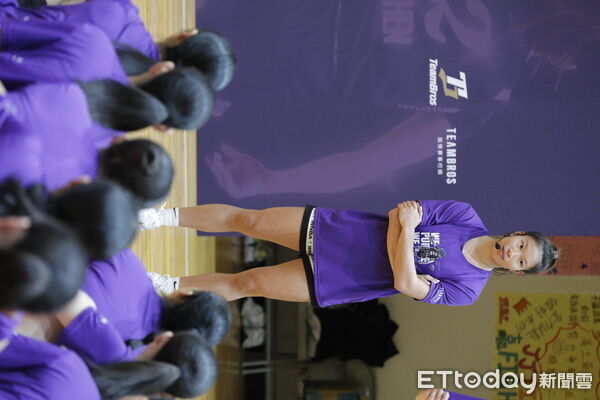 ▲▼台裔籃球好手、現役 WNBA 球員 Kaitlyn Chen來台訓練營，以自身經驗教導台灣國高中女子籃球選手。（圖／記者湯興漢攝）