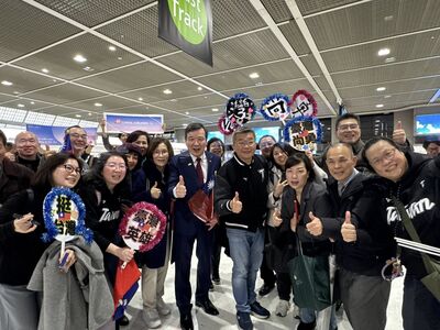 駐日代表李逸洋率團送機！中華隊搭機返國　最新動態曝